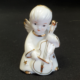 Фарфоровая статуэтка "Ангел со скрипкой", без клейма, склейка крыла